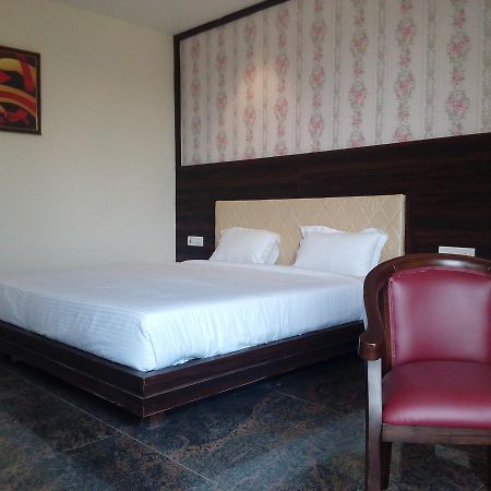 Rewa Residency Hotel Exterior foto